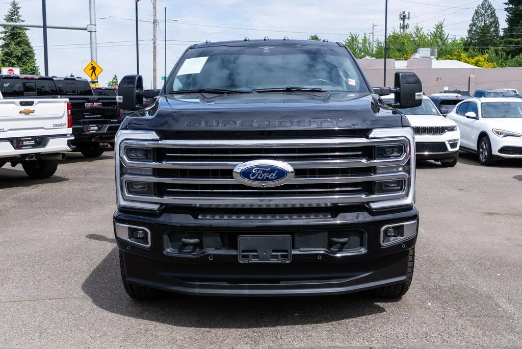 Used 2023  Ford Limited image 2