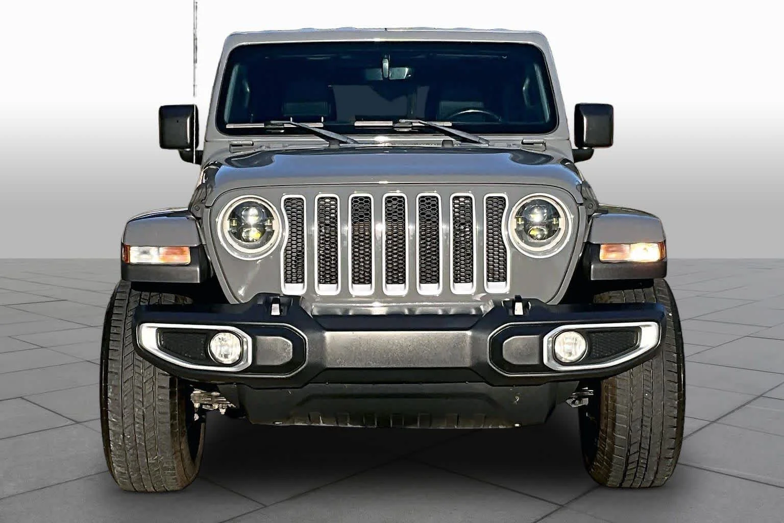 Used 2020 Sting-Gray Clearcoat Jeep Sahara image 4