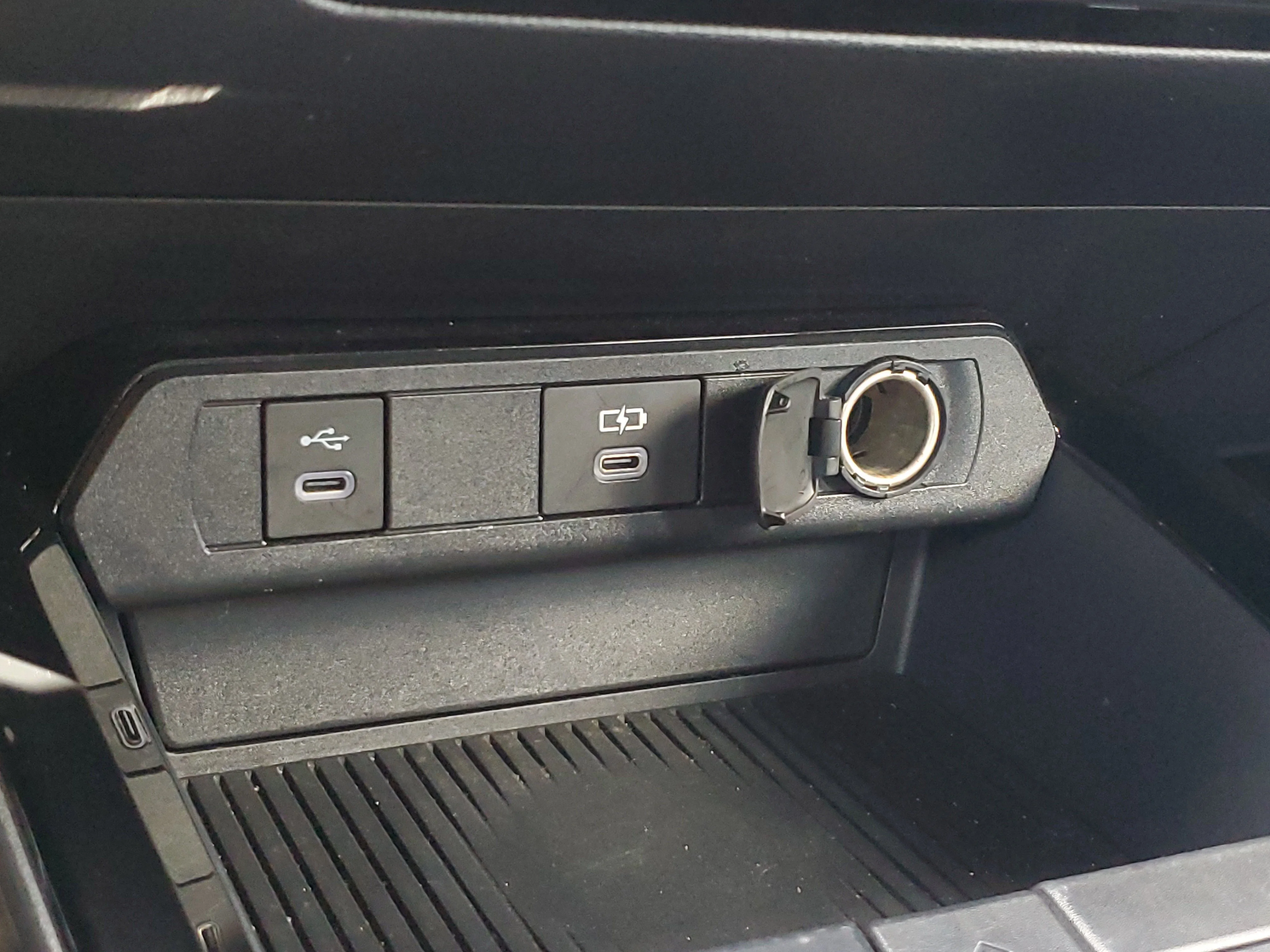 Certified Used 2024 Pearl Toyota LE image 29