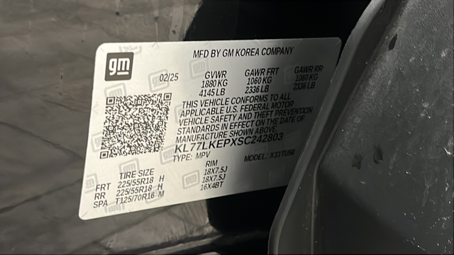 Used 2025 Mosaic Black Metallic Chevrolet ACTIV image 28