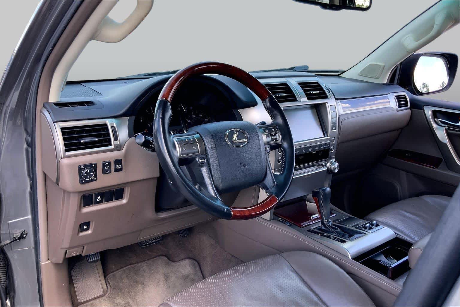 Used 2010 Knights Armor Pearl Lexus  image 16