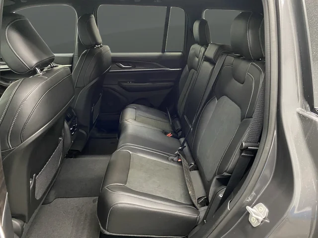 New 2026 Baltic Gray Metallic Clear-Coat Exterior Paint Jeep Altitude image 32