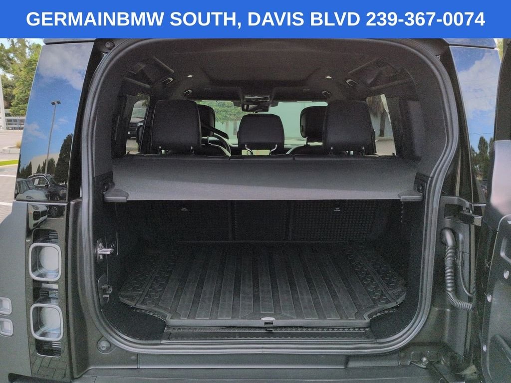 Used 2024 Carpathian Gray Premium Metallic Land Rover Carpathian Edition image 15