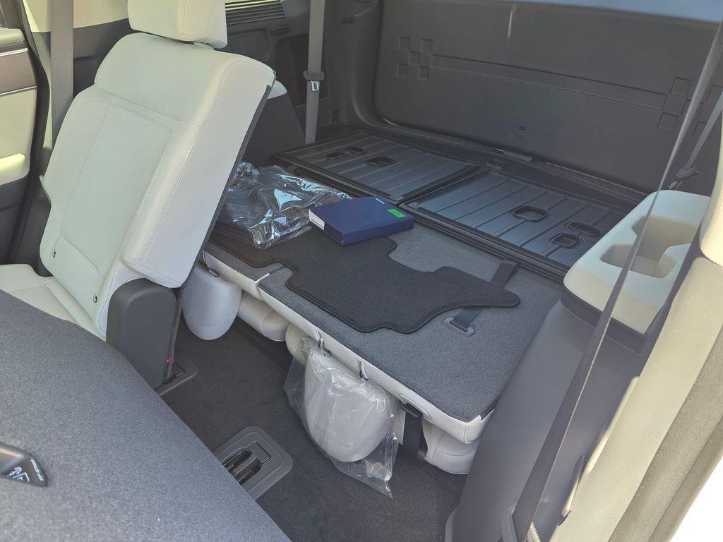 New 2026 White Hyundai SE AWD image 18