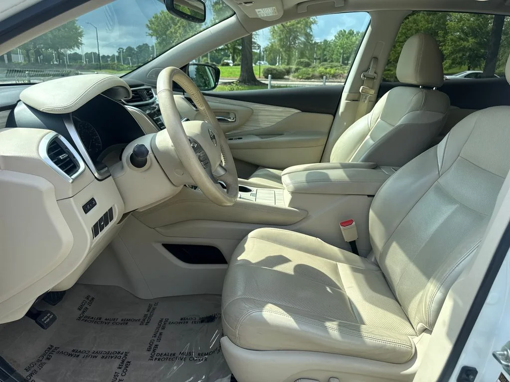 Used 2015 Pearl White Nissan SL image 12
