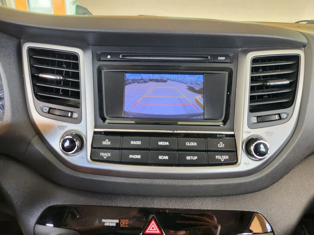 Used 2016 Ash Black Hyundai SE image 19