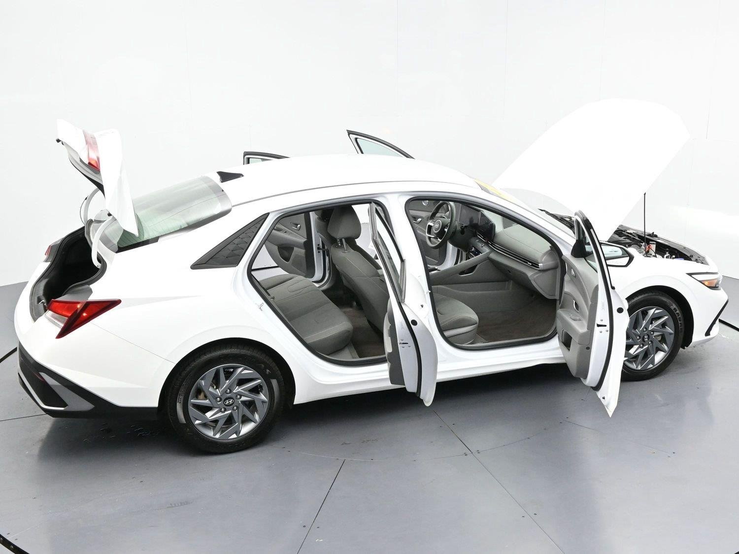 Used 2024 Serenity White Hyundai SEL image 38
