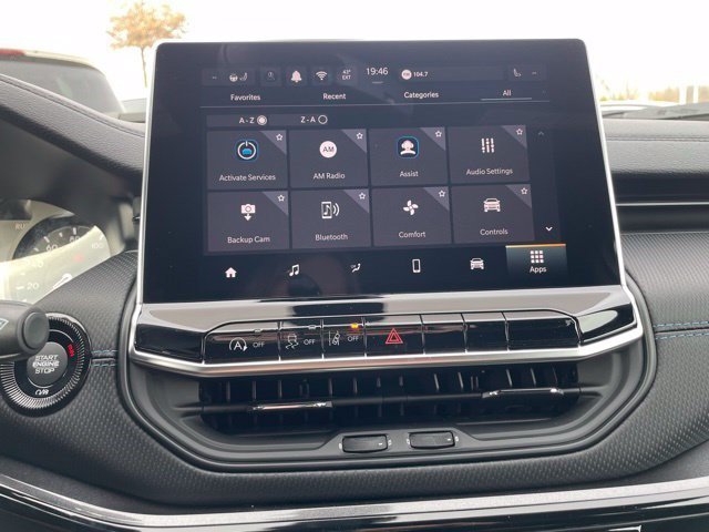 New 2026 Bright White Clearcoat Jeep Latitude Altitude image 17