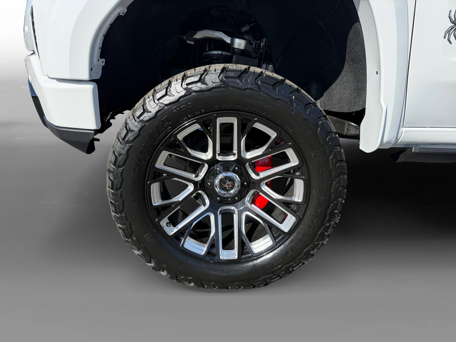 New 2026 Summit White GMC AT4 image 9