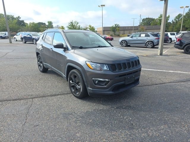 Used 2019 Gray Jeep Latitude image 1
