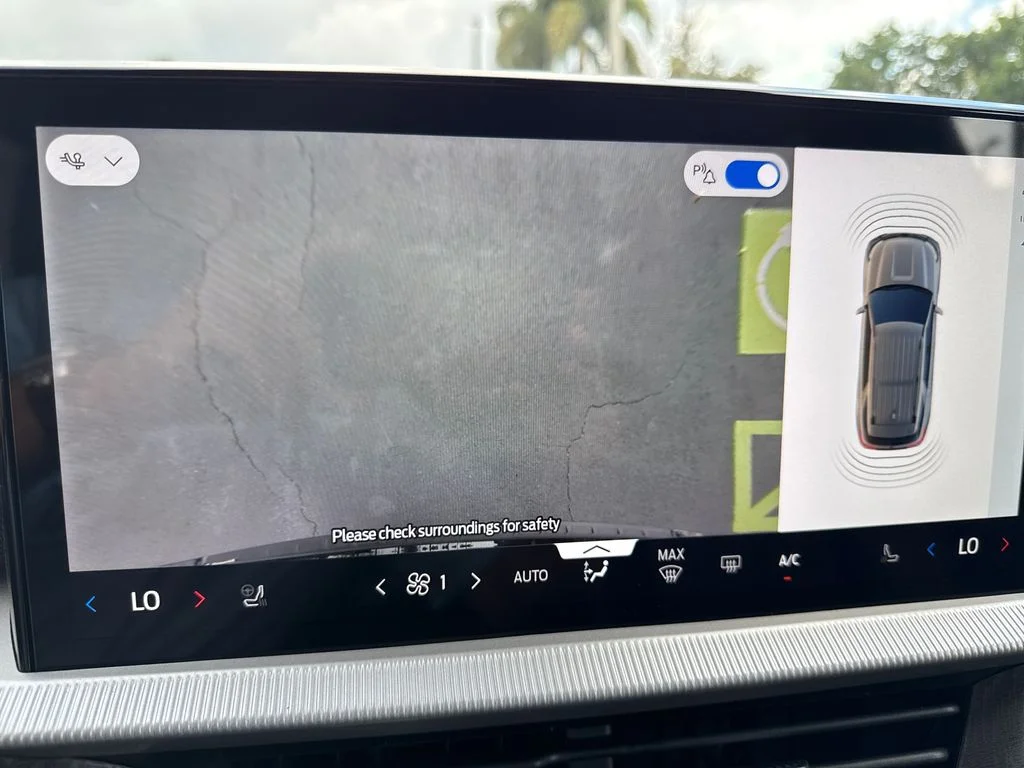 New 2026 Black Ford Platinum image 25
