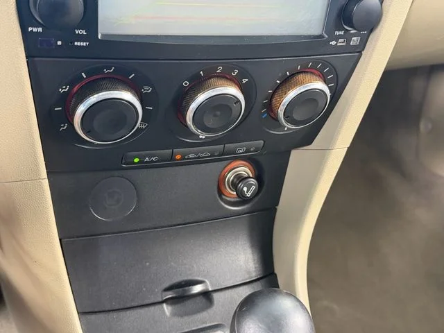 Used 2004 Beige Mazda i Base image 17