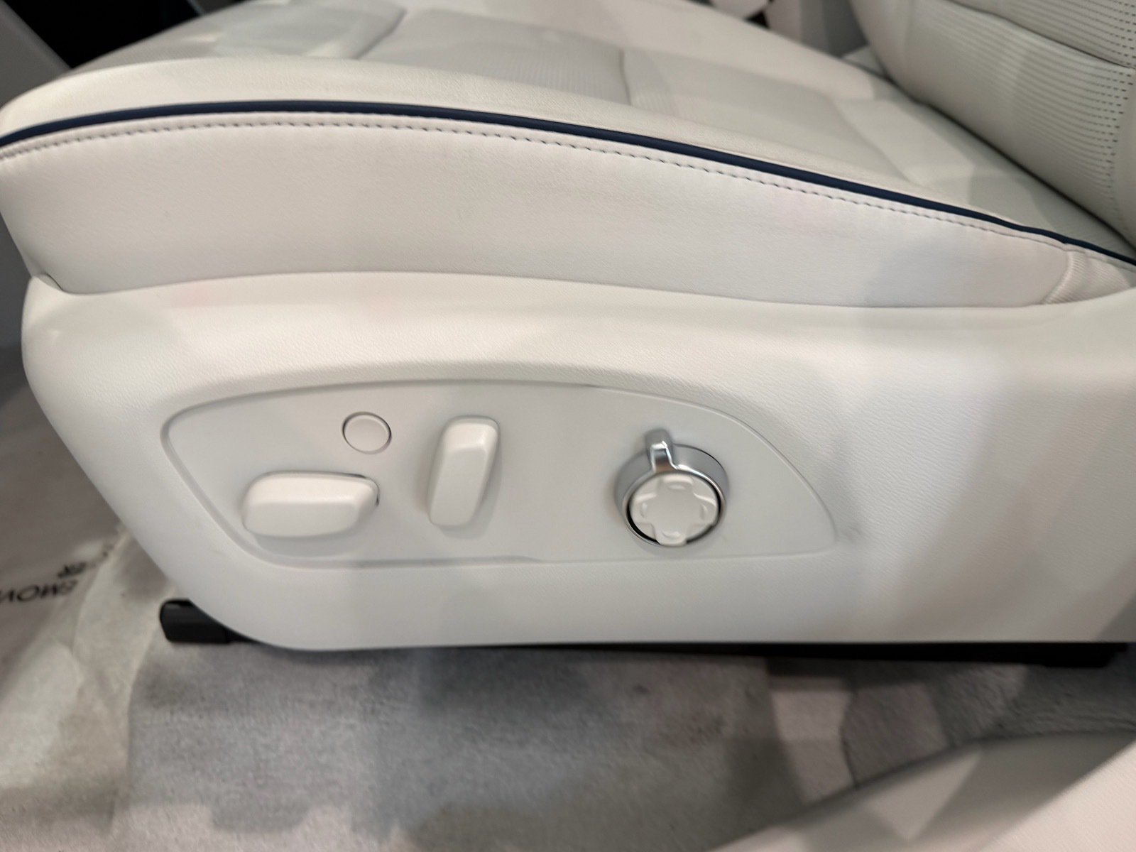 2026 Buick Enclave Avenir - Photo 24