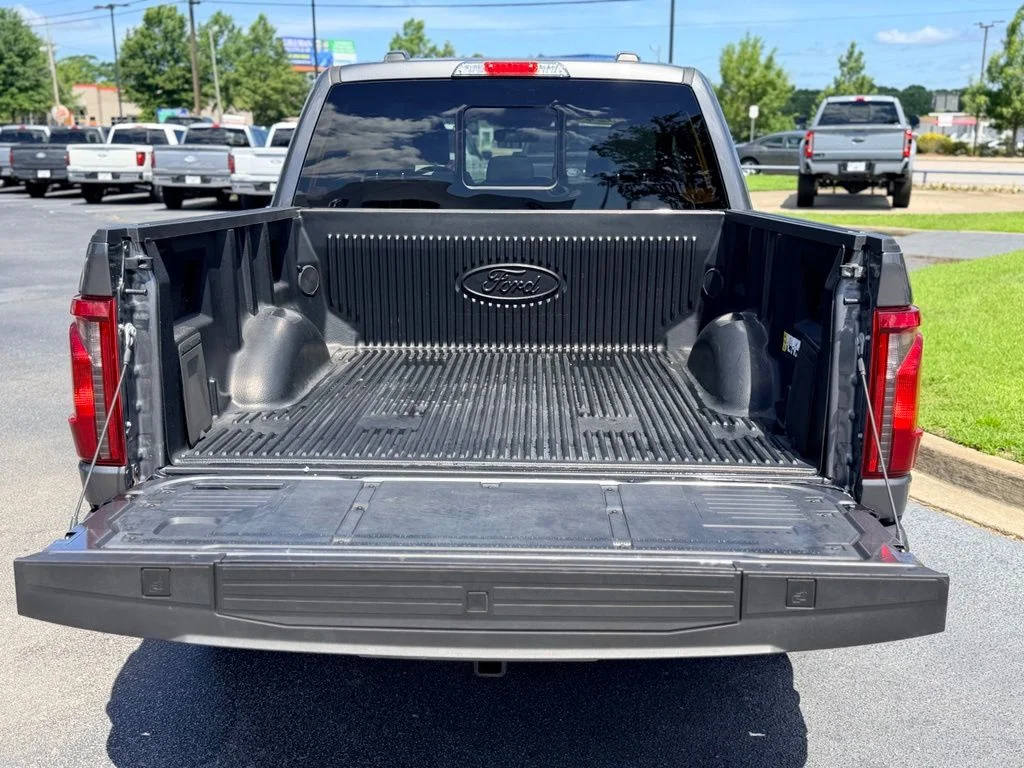 Used 2024 Gray Ford XLT image 10
