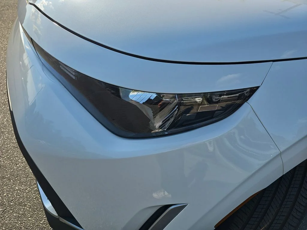 Used 2025 White Kia LX image 28