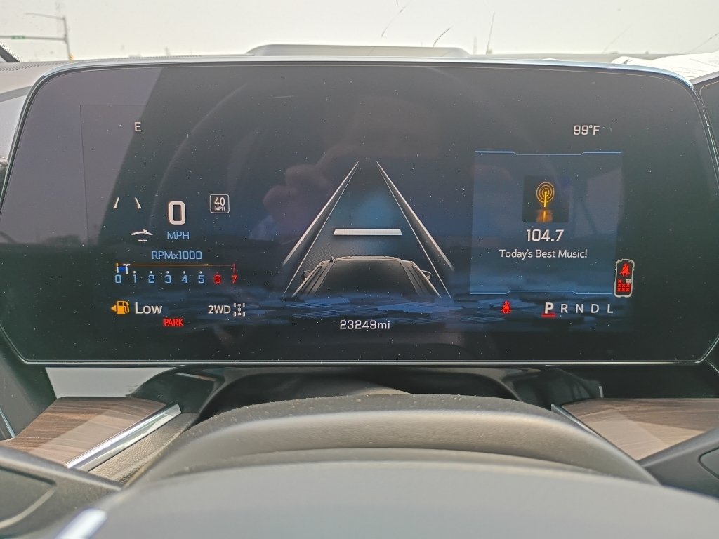 Used 2025 Gray Chevrolet Z71 image 30