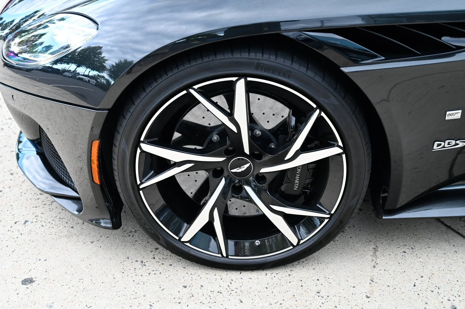 Used 2021  Aston Martin Superleggera image 29