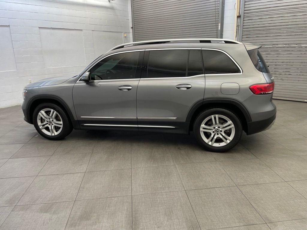 Used 2021 Gray Mercedes-Benz GLB 250 4MATIC® image 10