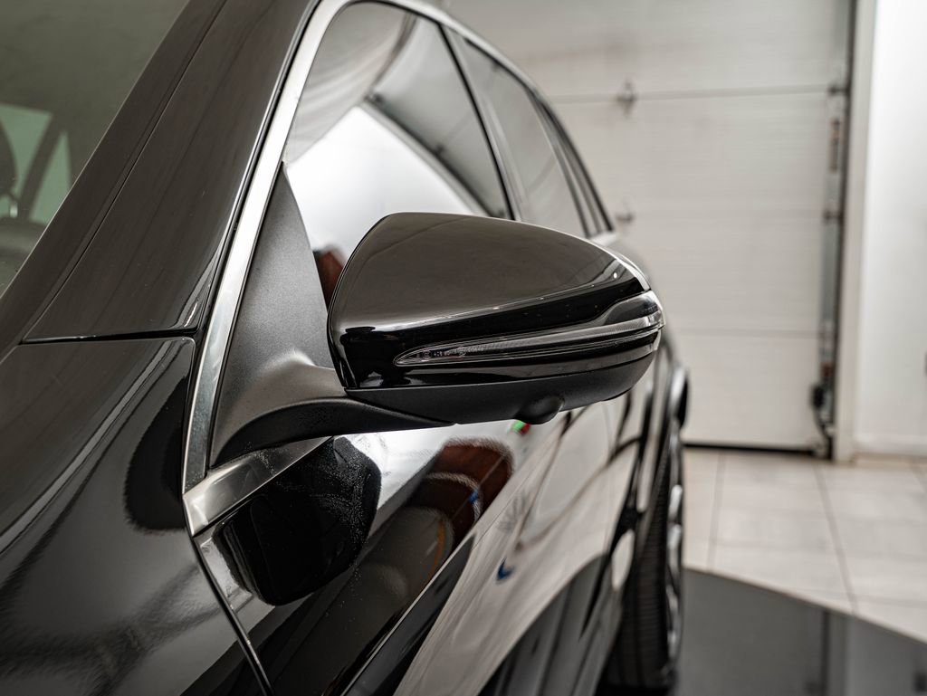 Used 2022 Black Mercedes-Benz GLC 300 image 9