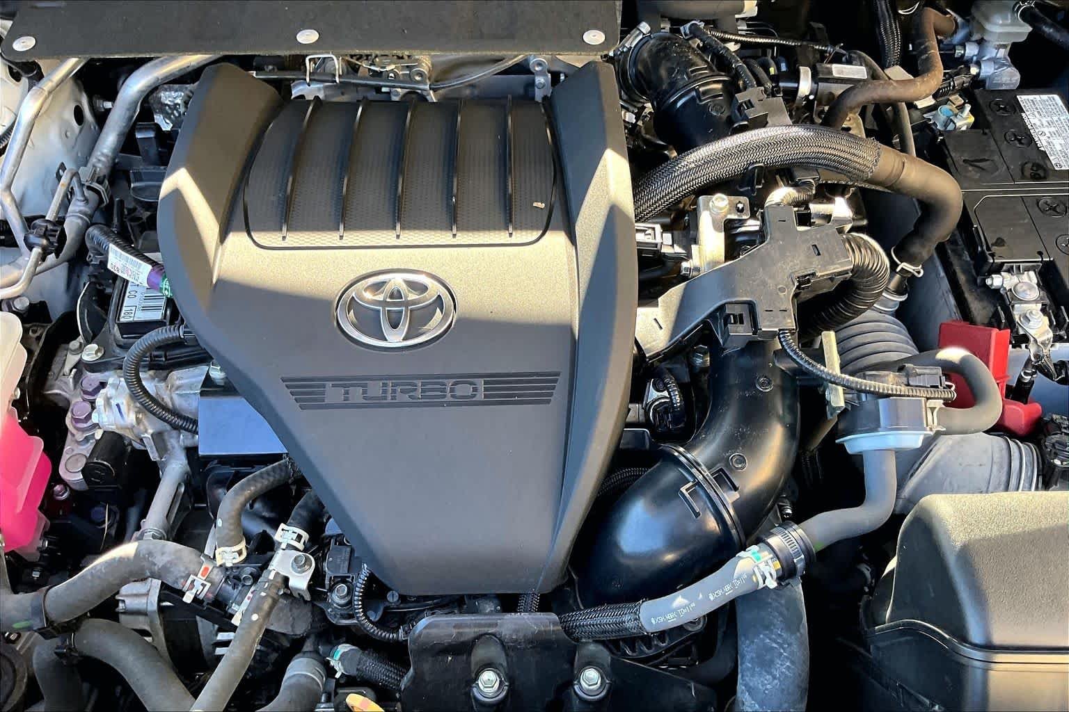 Used 2023 Wind Chill Pearl Toyota LE image 33