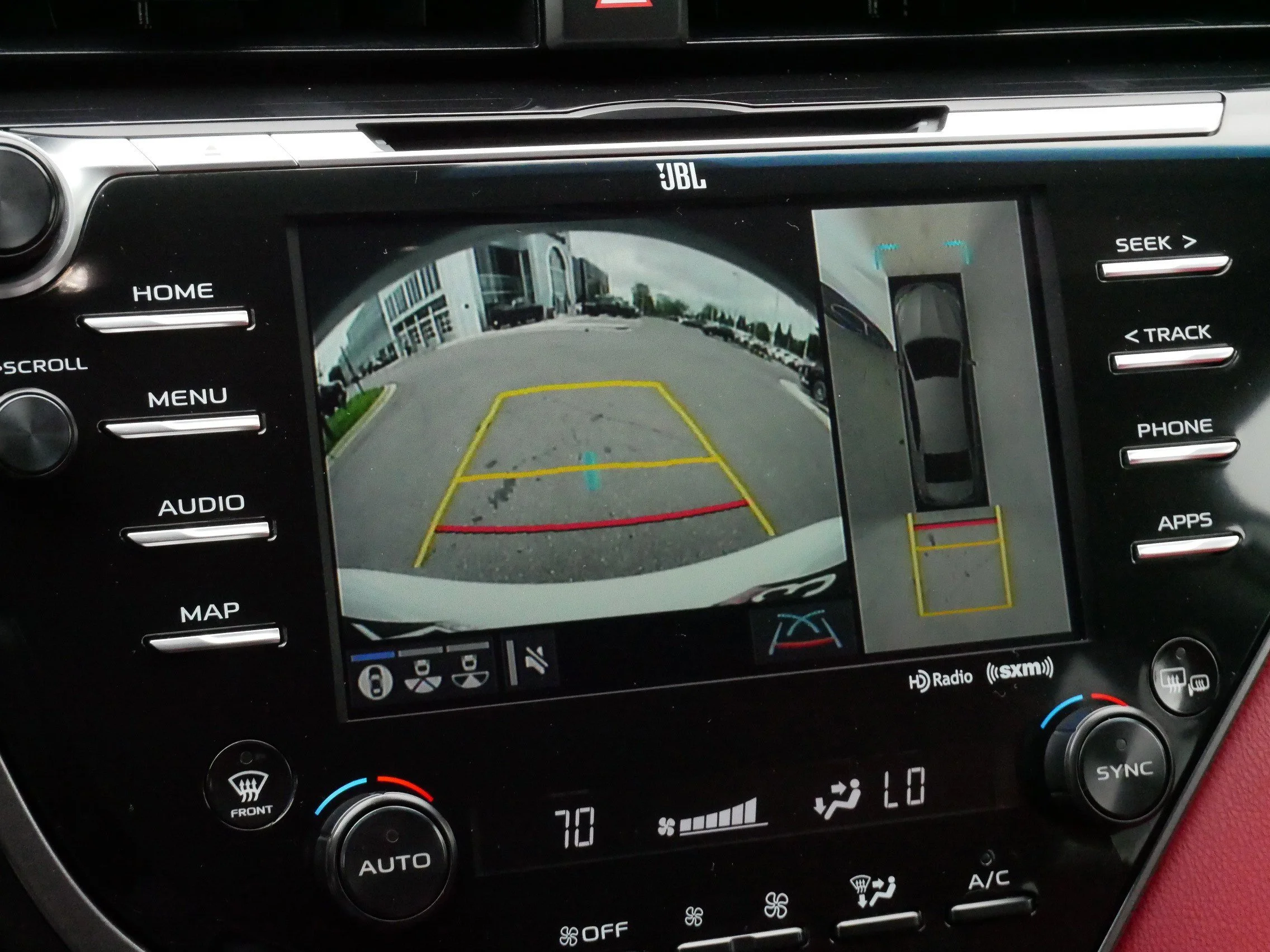 Used 2019 Wind Chill Pearl/Midnight Black Metallic Toyota XSE V6 image 31