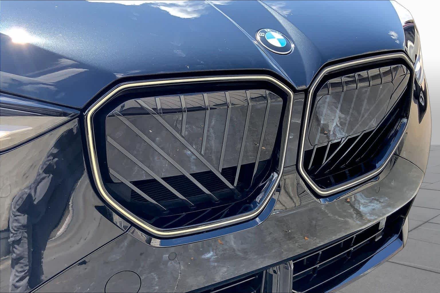 Used 2025 Black Sapphire Metallic BMW 30 xDrive image 30