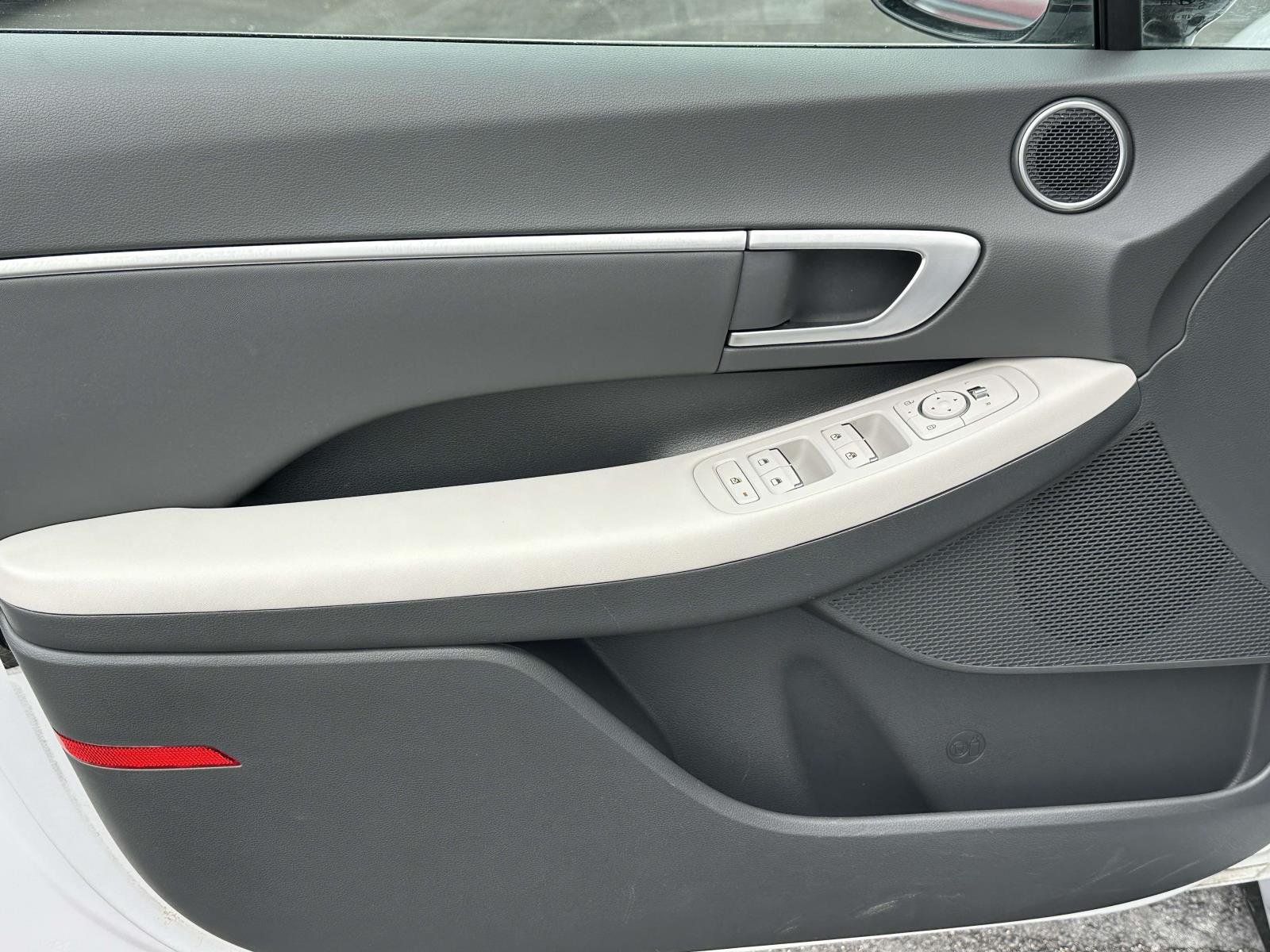 Certified Used 2025 White Hyundai SEL image 23