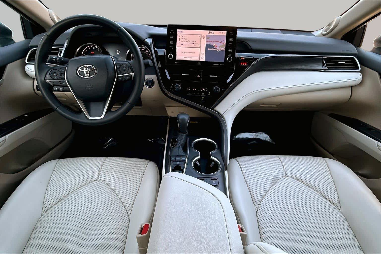 Used 2023 Wind Chill Pearl Toyota XLE V6 image 16