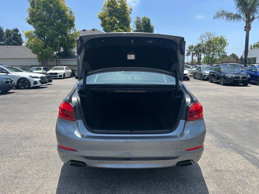 Used 2019 Bluestone Metallic BMW 540i image 8