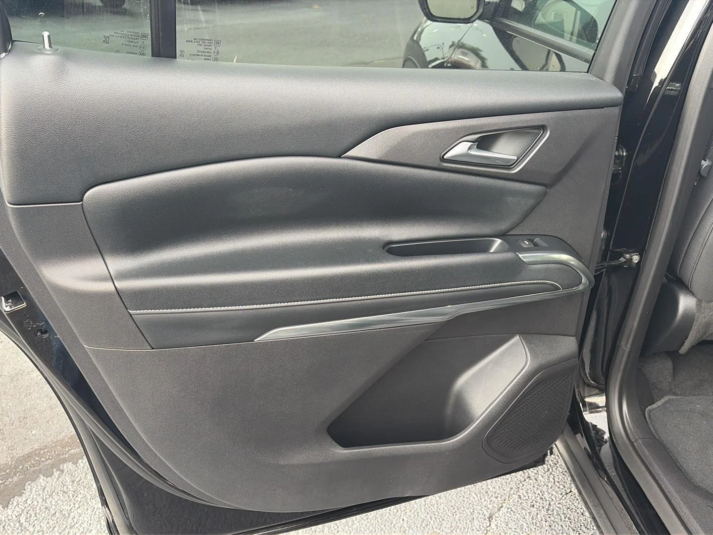 Used 2025 Mosaic Black Metallic Chevrolet LT image 11