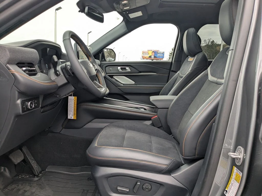 New 2026 Carbonized Gray Metallic Ford Tremor image 14