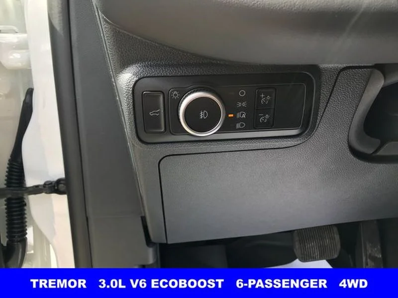 New 2026 Star White Metallic Tri-Coat Ford Tremor® image 7