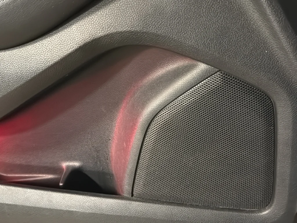 Used 2016  Ford Titanium image 18