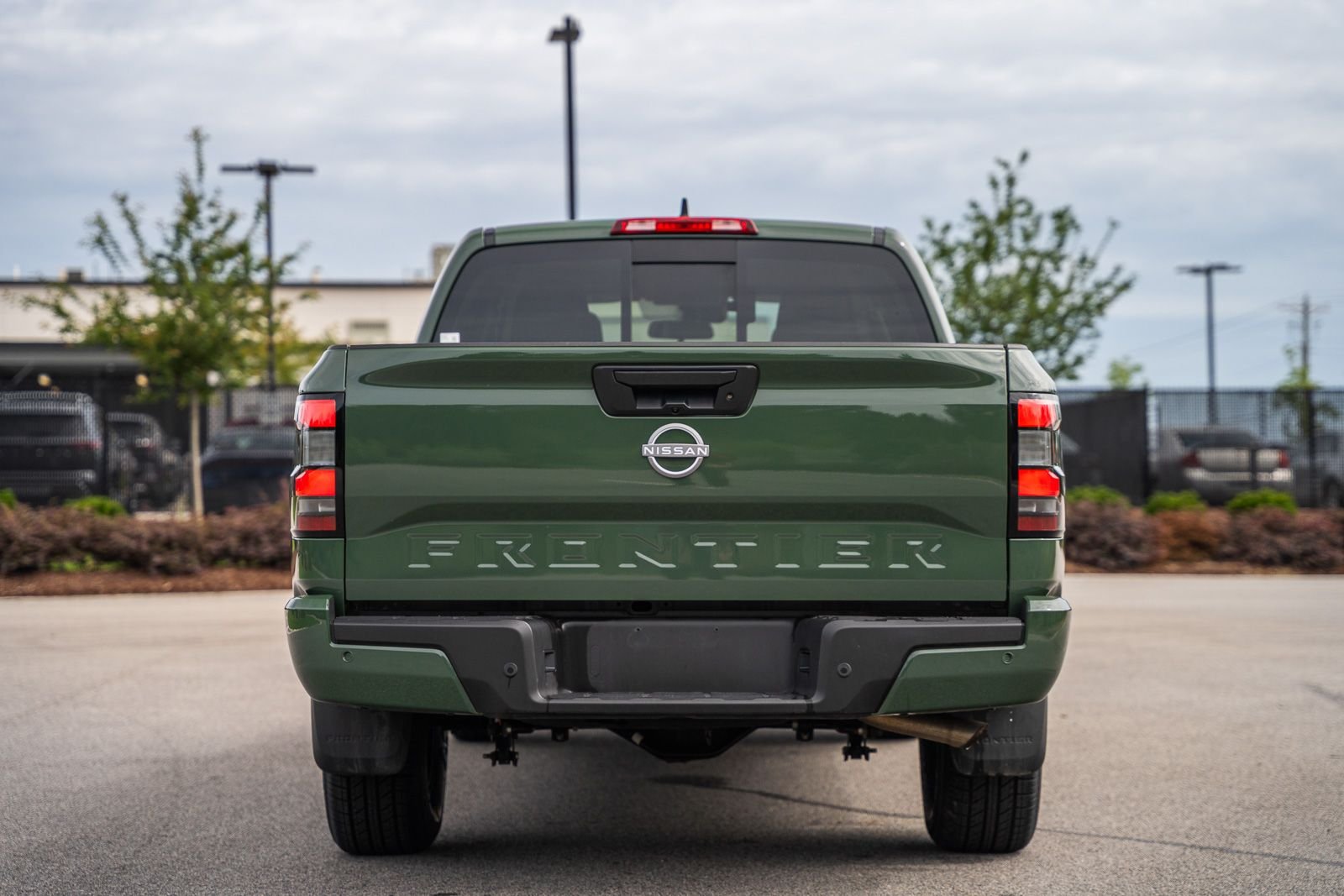 Used 2025 Green Nissan SV image 6