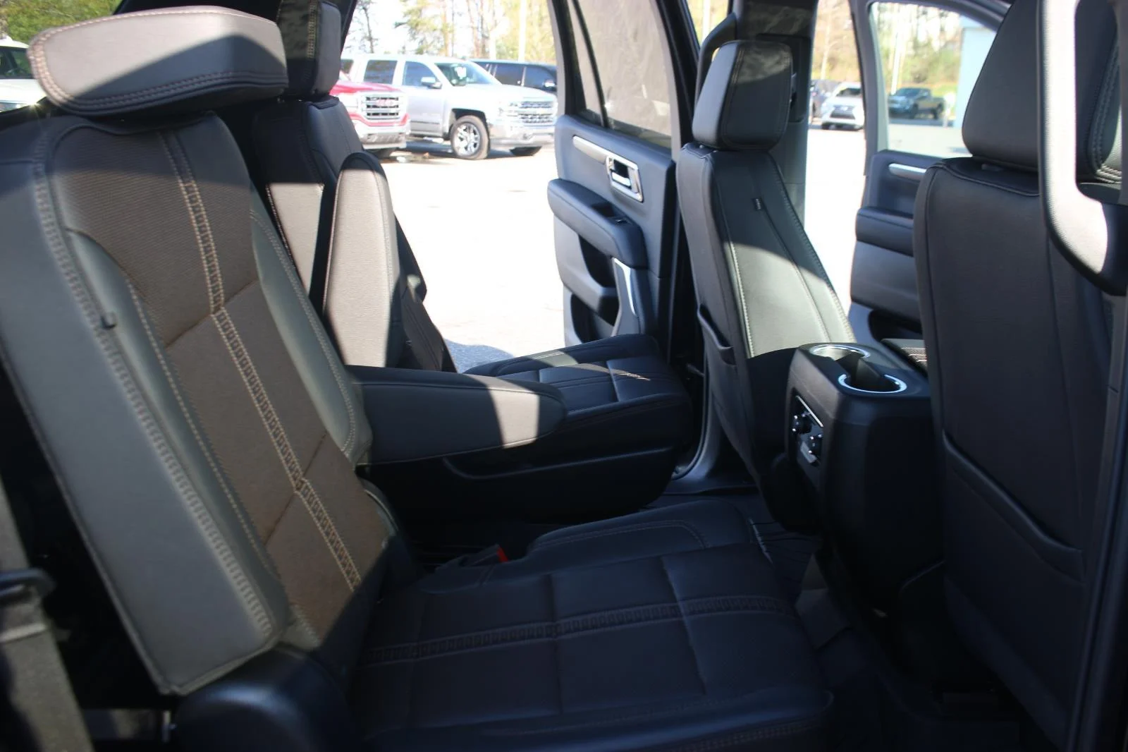 Used 2025 Dark Ash Metallic Chevrolet High Country image 38