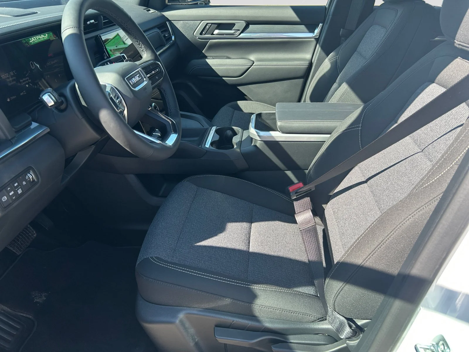 New 2027 Summit White GMC AWD Elevation image 13