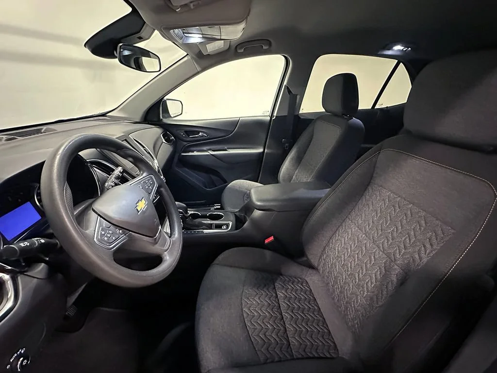 Used 2023 BLUE GLOW METALLIC Chevrolet LT image 3