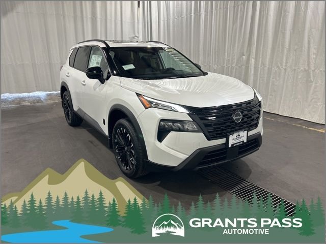 2026 Nissan Rogue Dark Armor AWD's photo