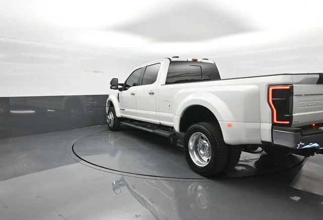 Certified Used 2020 White Metallic Ford Lariat image 5