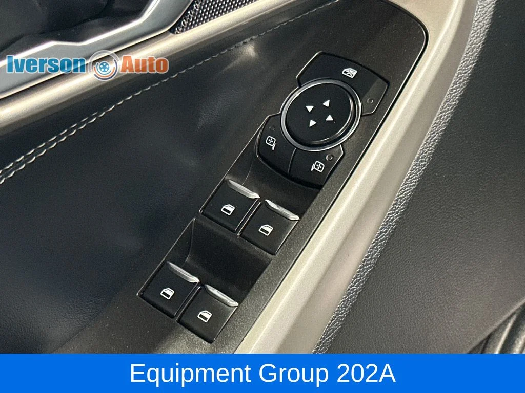 Used 2024 Silver Ford XLT image 16