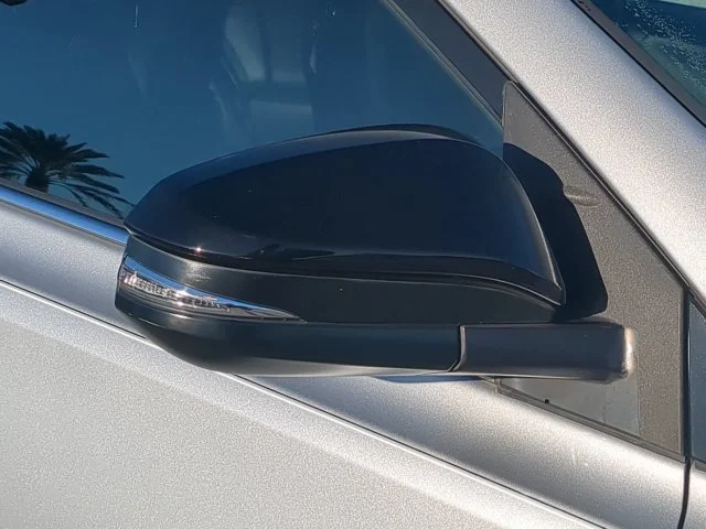 Used 2016 Silver Toyota SE image 12