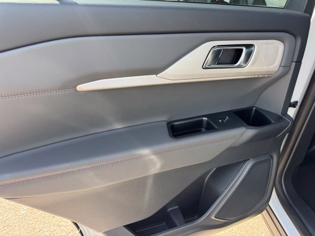 New 2027 Avalanche Gray Ford Active image 15