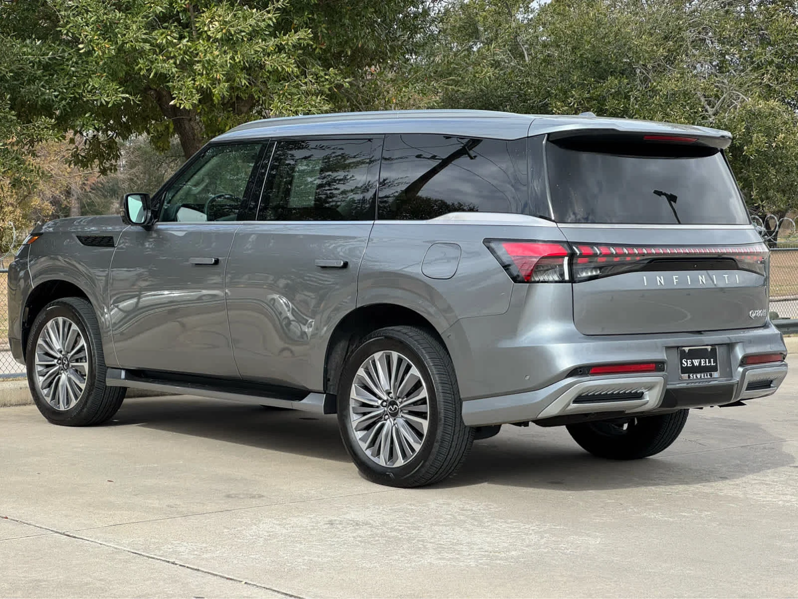 2025 INFINITI QX80 Sensory 4WD - Photo 8