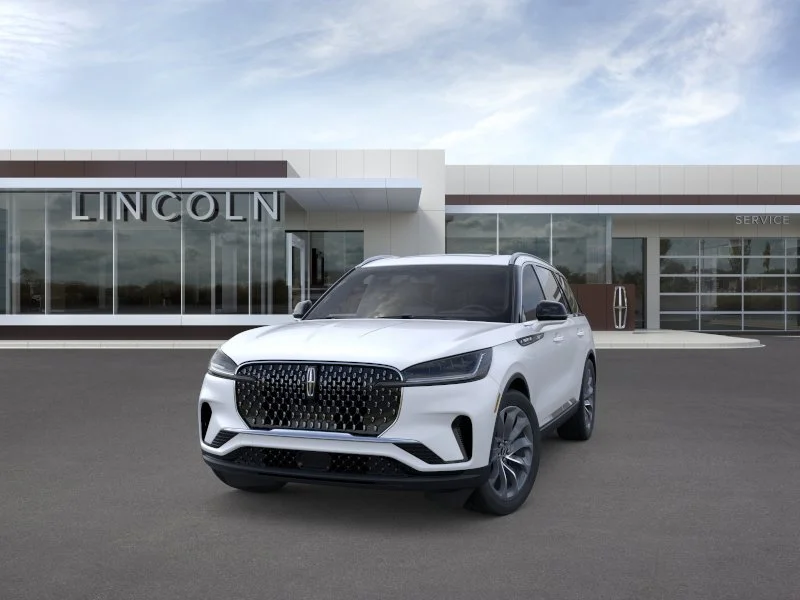Used 2025 Pristine White Metallic Tri-Coat Lincoln Premiere image 2