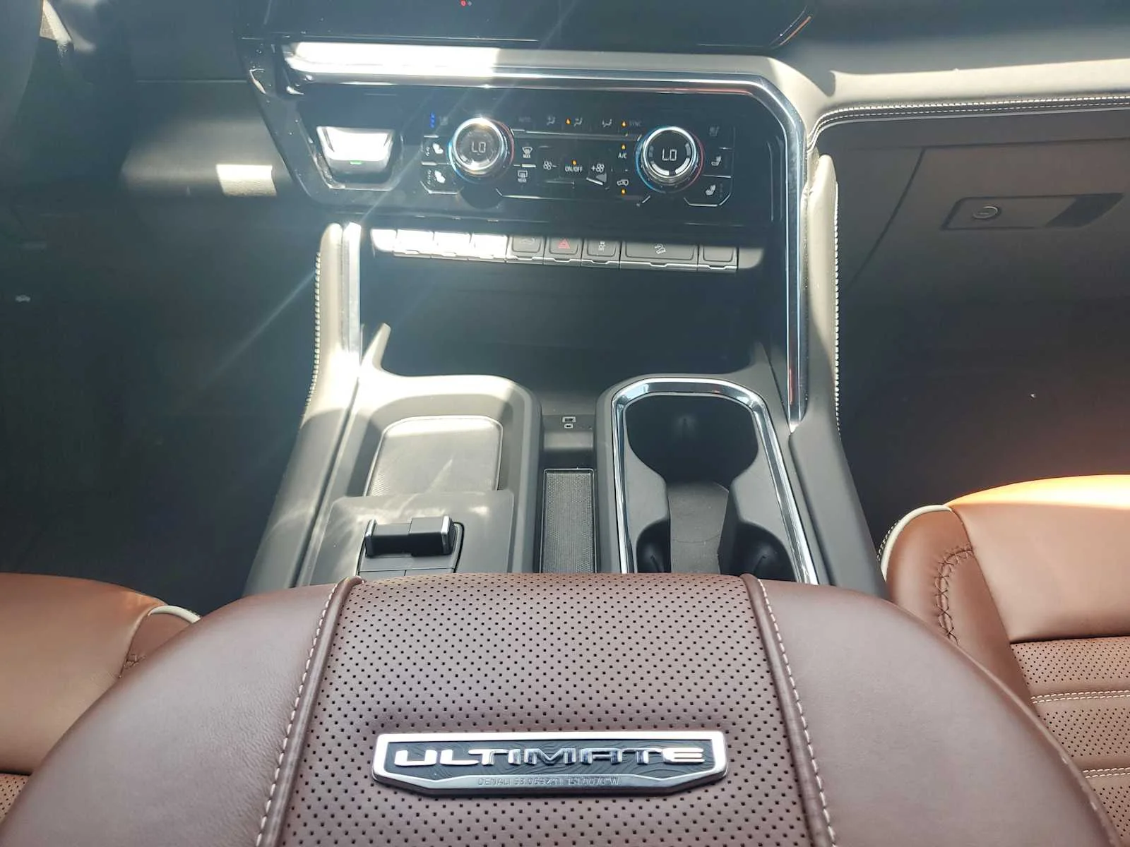 Used 2025 Onyx Black GMC Denali Ultimate image 17