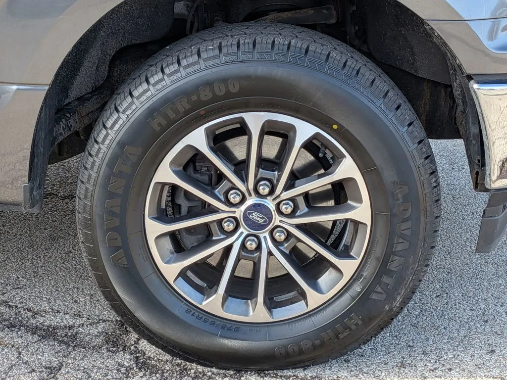 Used 2018 Gray Ford XLT image 9