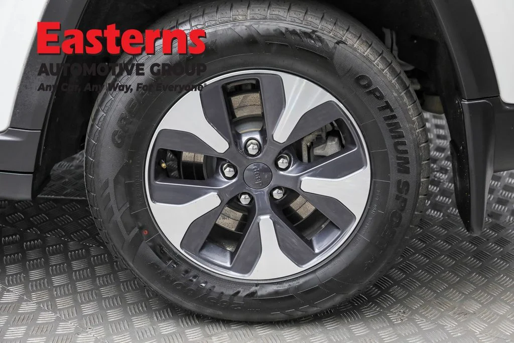 Used 2022 White Jeep 4xe image 8