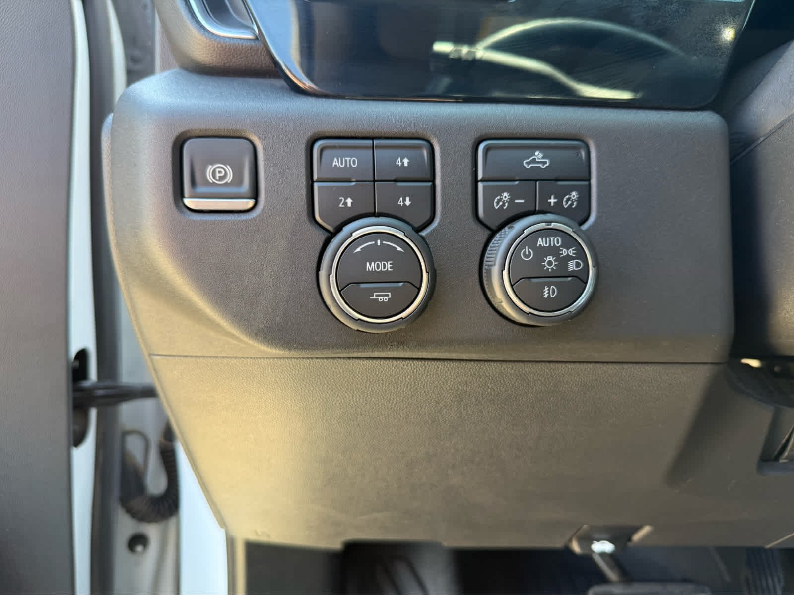 Used 2025 Summit White Chevrolet LT Trail Boss image 21