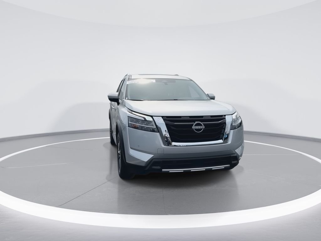 Certified Used 2024 Silver Nissan SL image 3