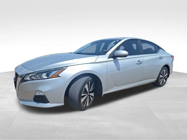Used 2022 Silver Nissan 2.5 SV image 4